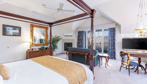 Chateau Mountain View Penthouse