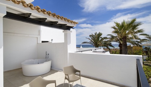Superior Double Room, Jetted Tub (2 adults and 1 child)