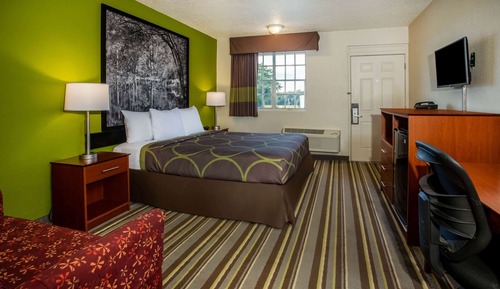 Room, 1 King Bed, Non Smoking, Courtyard View