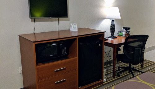 Room, 1 King Bed, Smoking, Courtyard View (Second Floor)