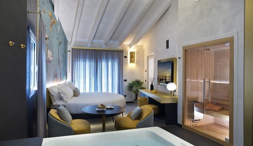 Gold Suite with Spa access