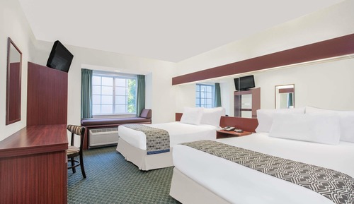 Deluxe Room, 2 Queen Beds, Non Smoking