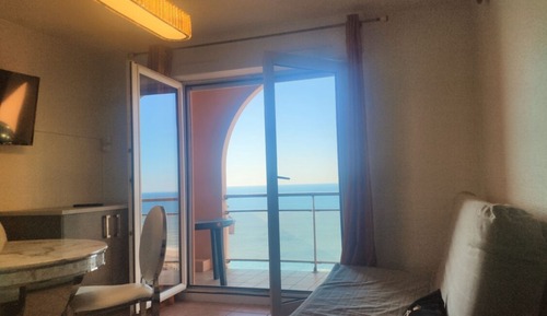 One Bedroom Apartment for 4 persons Sea View