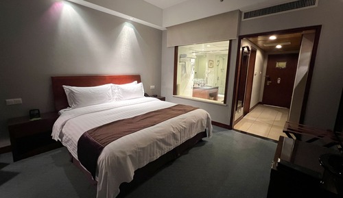 Superior King Room