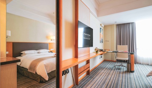 Deluxe Room, 1 King Bed, Non Smoking