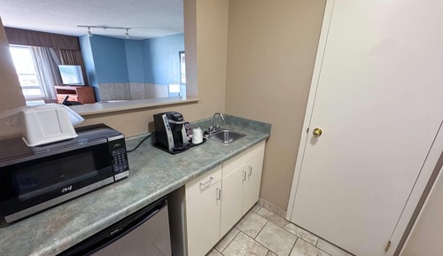 Suite, 1 King Bed, Non Smoking, Jetted Tub