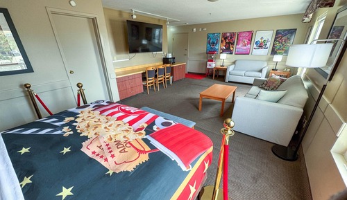 Suite, 1 King Bed, Non Smoking (Movie Suite)