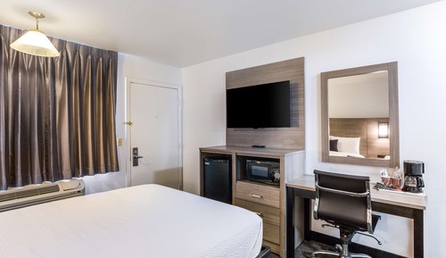 Standard Room, 1 Queen Bed, Non Smoking