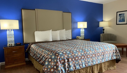Suite, 1 King Bed with Sofa bed, Non Smoking