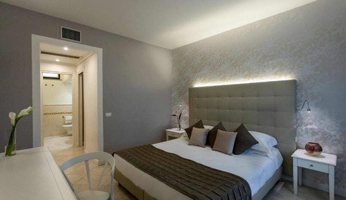 Prestige Room