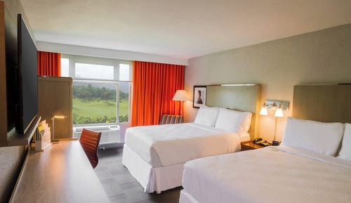 Deluxe Room, 2 Queen Beds, Pool View
