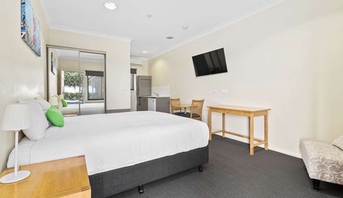 Standard Room, 1 King Bed, Non Smoking