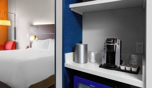 Standard Room, 1 King Bed (Extra Floor Space)