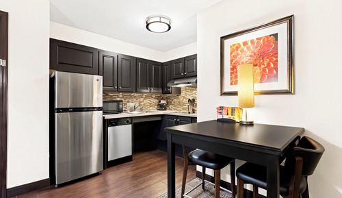 Suite, 1 Bedroom, Accessible, Kitchen (Mobility, Roll-Iin Shower)