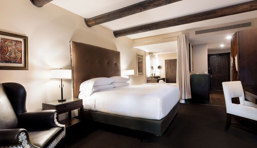 Superior Room, 1 King Bed, Courtyard View (Taos Mountain - 1 King)