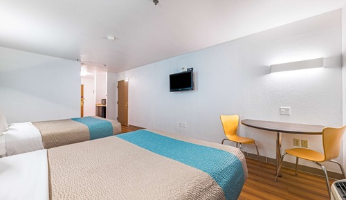 Deluxe Room, 2 Queen Beds, Non Smoking, Refrigerator & Microwave