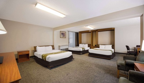 Room, 2 Queen Beds, Non Smoking