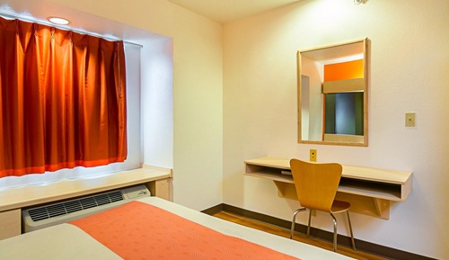 Standard Room, 1 Queen Bed, Accessible, Non Smoking