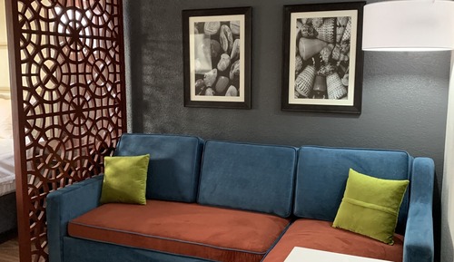 Suite, 1 King Bed, Non Smoking, Corner (Upgrade)