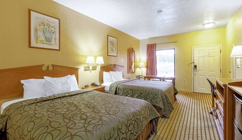 Standard Room, 2 Queen Beds, Non Smoking