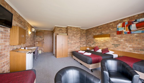 Superior Room, 1 king and 2 single beds