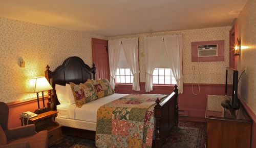 Historic Inn, 1 Queen Bed (Stairs required; No pets) 