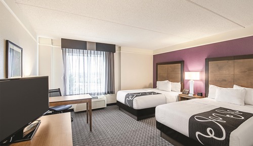 Room, 2 Double Beds, Roll-in Shower, Non Smoking (Mobility/Hearing Accessible)