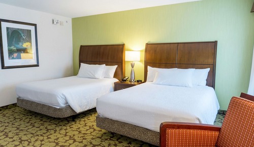 Room, 2 Queen Beds, Accessible, Bathtub