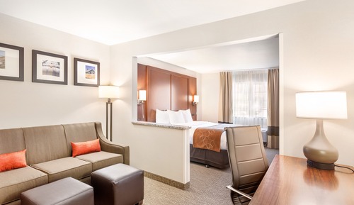 Suite, 1 King Bed, Non Smoking