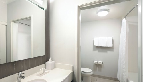 Room, 2 Queen Beds, Non Smoking (Mobility/Hearing Accessible, Tub)