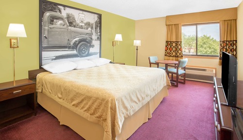 Standard Room, 1 King Bed, Smoking