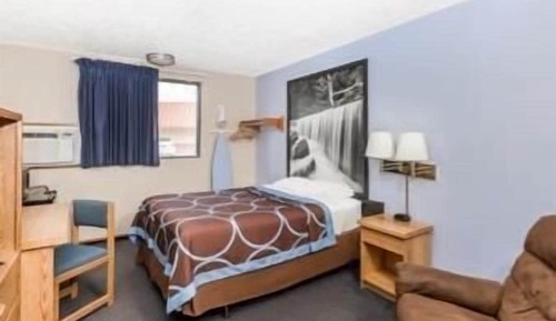 Standard Room, 1 Queen Bed