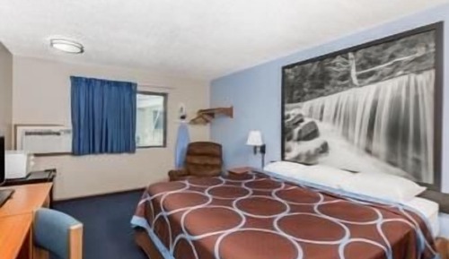 Standard Room, 1 King Bed, Non Smoking, Ground Floor