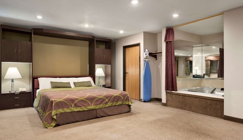 Business Room, 1 King Bed, Hot Tub