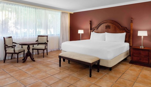 Junior Suite, 1 King Bed, Jetted Tub