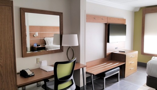 Standard Room, 1 King Bed