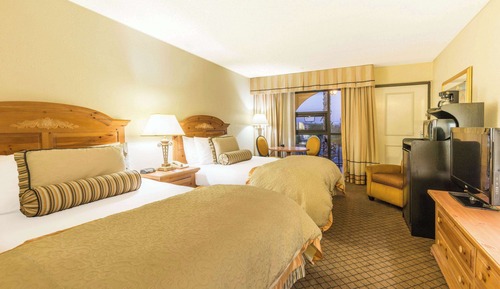 Room, 2 Queen Beds, Non Smoking, Balcony