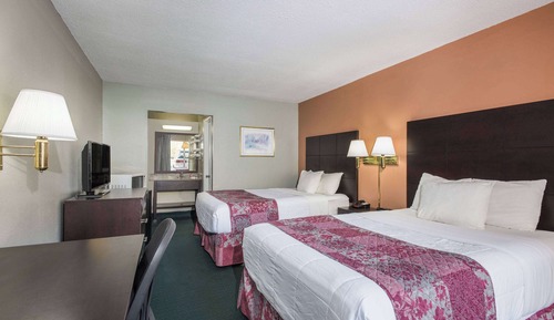 Room, 2 Queen Beds, Non Smoking (Accessible, Pet-Friendly)
