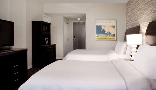 Room, 2 Queen Beds, Accessible (Mobility, Roll-in Shower)