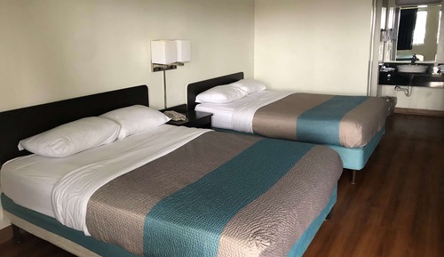 Room, 2 Queen Beds, Non Smoking