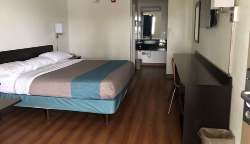 Room, 1 King Bed, Non Smoking