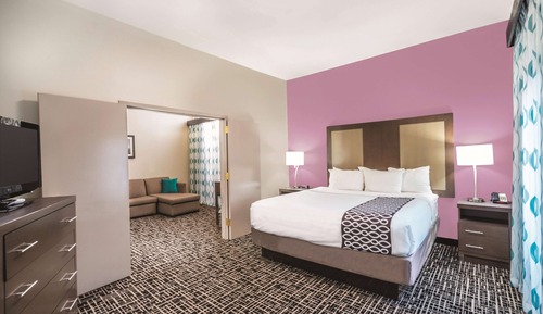 Suite, 1 King Bed, Non Smoking