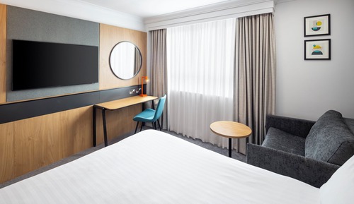 Standard Room, 1 King Bed (Super with Single Sofa)