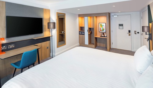 Standard Room, 1 King Bed, Accessible (Super)