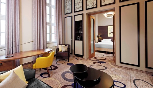 Deluxe Suite, 1 King Bed