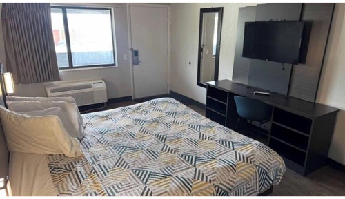Standard Room, 1 King Bed, Accessible, Non Smoking