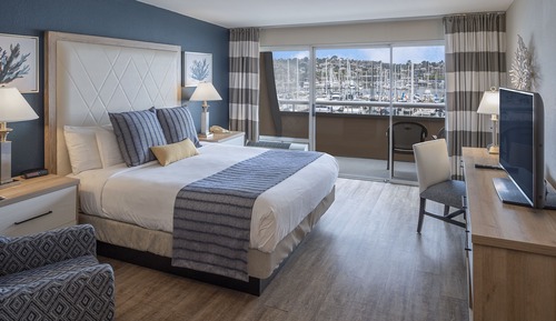 Standard Room, 1 King Bed, Marina View, Ground Floor