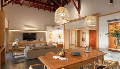 Suite, 1 King Bed, Balcony, Ocean View (Direct Beach Access)