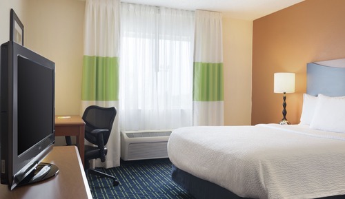 Room, 1 King Bed (Mobility/Hearing Accessible, Tub)