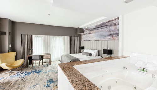 Premium Suite, 1 King Bed